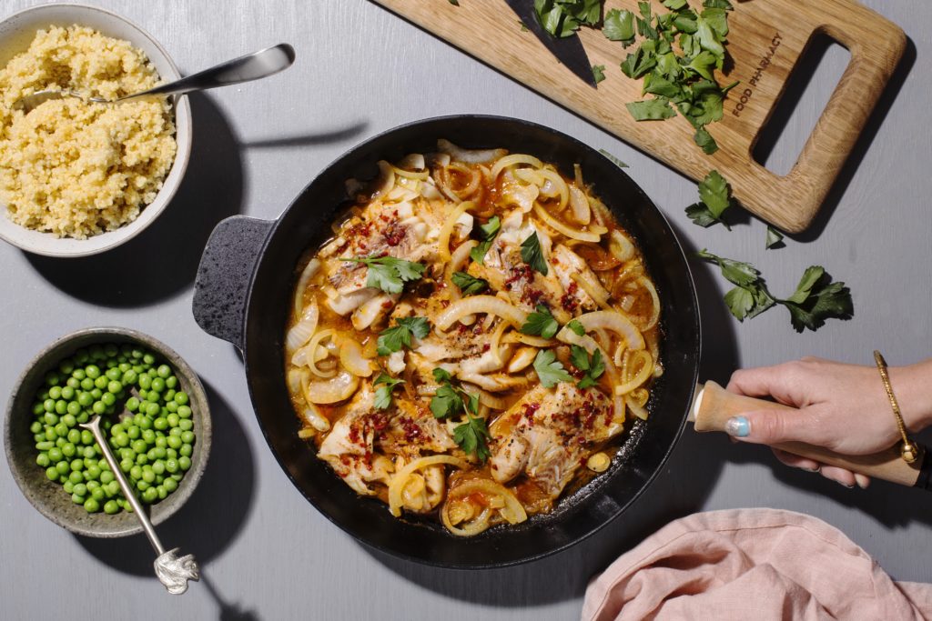 Het vit fisk i lök och tamarisås Food Pharmacy